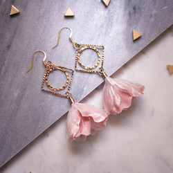 Julie | ピンク 手作りアクセサリー ピアス ロンーグイヤリング Pink Dangle Earring 第1張的照片