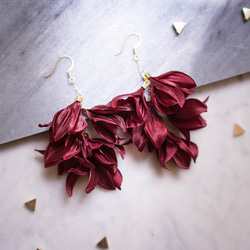 Monroe | 赤い花びら 手作り ピアス イヤリング ロンーグ Burgundy Red Earring 第2張的照片