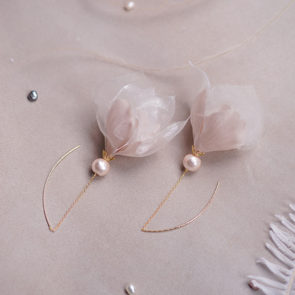 Misa | 唯美粉色大瓣細耳針棉珍珠耳環 第1張的照片
