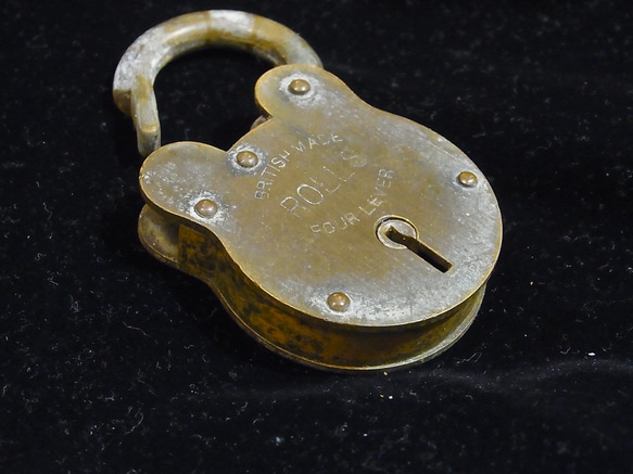 戦前のイギリス製錠前です。鍵なしです。k−39 2枚目の画像