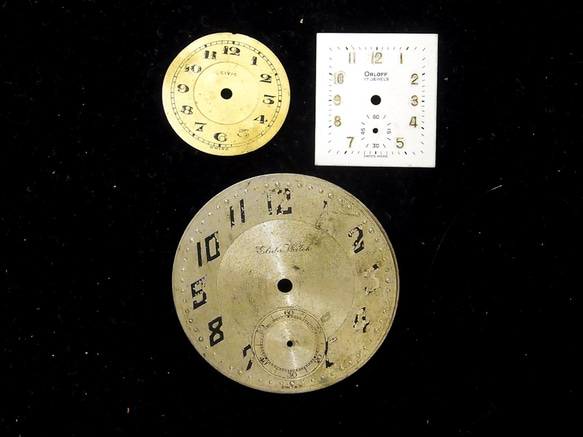 本物志向。古い腕時計の文字盤のみ3枚セットです。JW -377 1枚目の画像