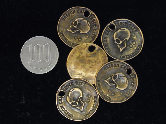 スカルコイン５枚セット(真鍮色)。スチームパンクの材料として。 3枚目の画像