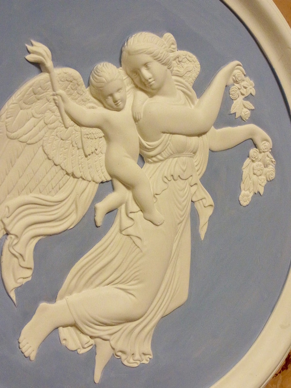 イタリア製の石膏レリーフ「 昼の天使」です。 3枚目の画像
