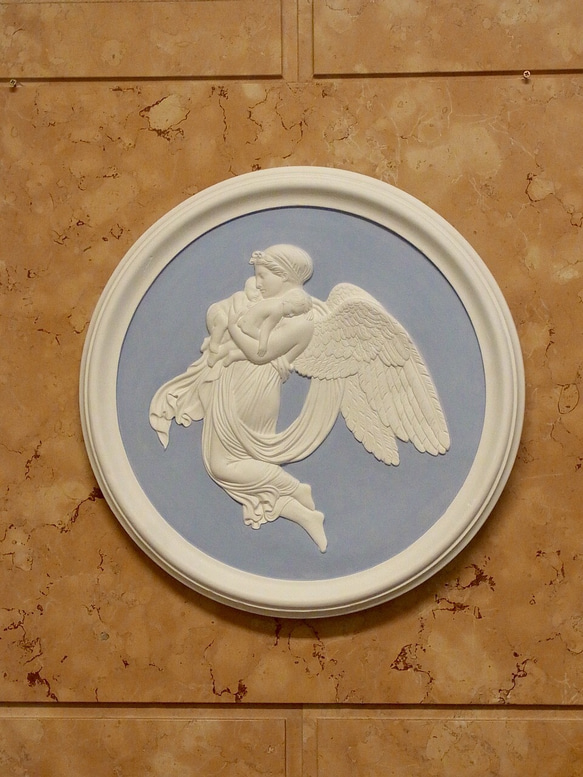 イタリア製の石膏レリーフ「 夜の天使」です。 1枚目の画像