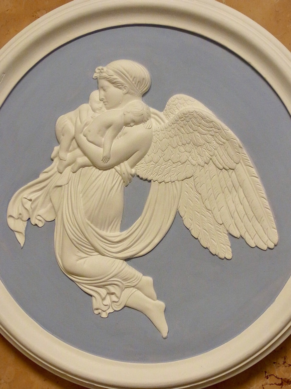 イタリア製の石膏レリーフ「 夜の天使」です。 2枚目の画像