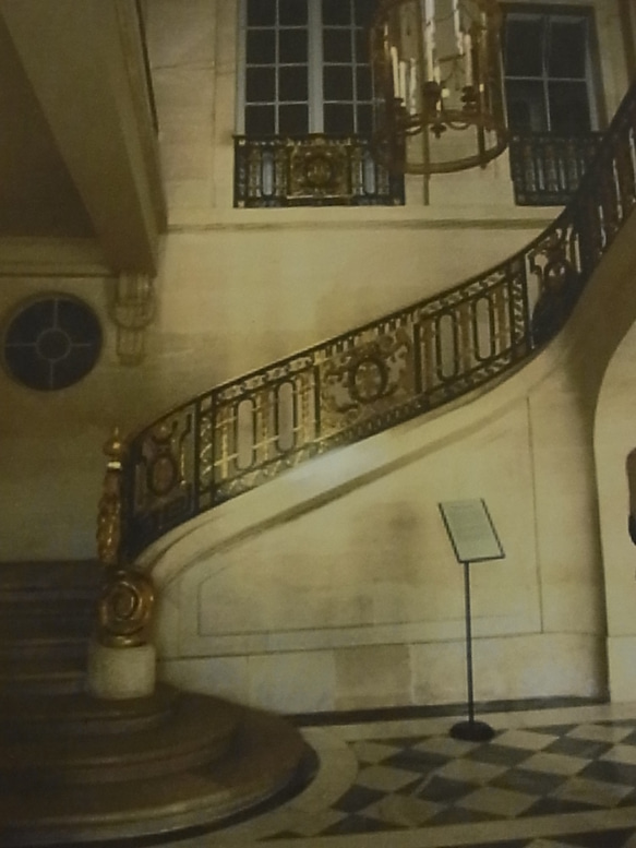 マリーアントワネットのプチ トリアノン宮殿の、入り口階段の図面(写真アリ) 。A3サイズ    F-26 6枚目の画像