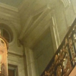 マリーアントワネットのプチ トリアノン宮殿の、エントランスの内部の窓周りの図面。写真アリ) 。A3サイズ    F-28 6枚目の画像