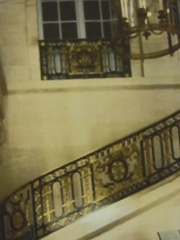 マリーアントワネットのプチ トリアノン宮殿の、エントランス階段のデザインの図面。写真アリ) 。A3サイズ    F-30 8枚目の画像