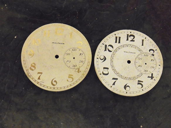 本物志向。古いウォルサム社の懐中時計の文字盤のみ2枚セットです。JW -209 2枚目の画像