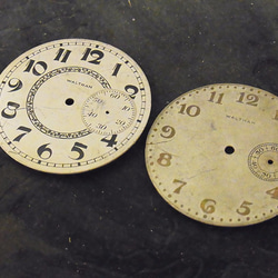 本物志向。古いウォルサム社の懐中時計の文字盤のみ2枚セットです。JW -231 3枚目の画像