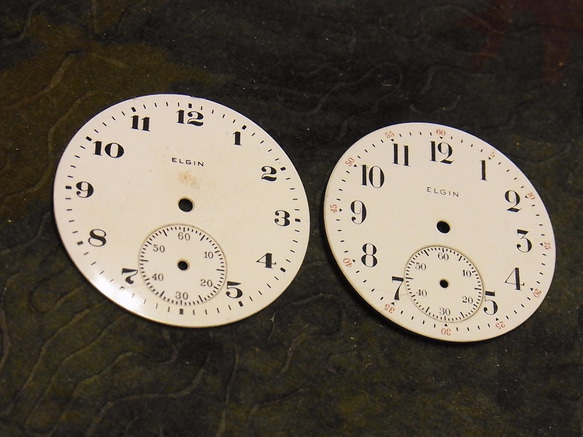 本物志向。古いエルジン社の懐中時計の文字盤のみ2枚セットです。JW -233 5枚目の画像