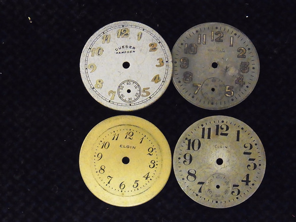本物志向。古い腕時計の文字盤のみ4枚セットです。JW -246 1枚目の画像