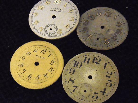 本物志向。古い腕時計の文字盤のみ4枚セットです。JW -246 2枚目の画像