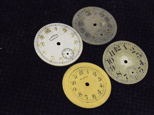 本物志向。古い腕時計の文字盤のみ4枚セットです。JW -246 3枚目の画像
