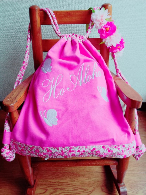 Perfect Backpack for your kids!：キッズ用防水加工バックパック 1枚目の画像