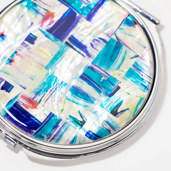 天然貝 コンパクトミラー（ミネラルブルー）シェル・螺鈿アート｜プレゼント・ギフトにおすすめ 3枚目の画像