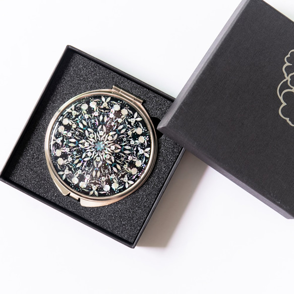 天然貝 コンパクトミラー（フラワーファンタジー・ブラック