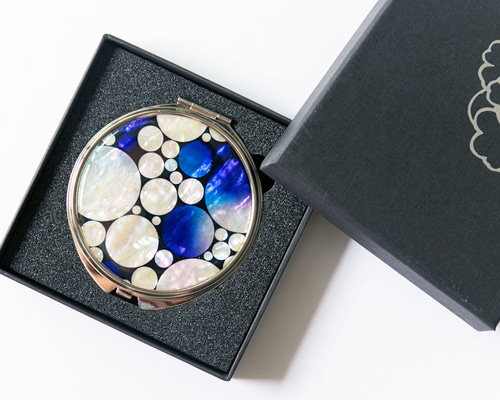 ラデュレ　LADUREE　限定 貝コンパクト　ミラー ラデュレ LADUREE 限定 貝コンパクト ミラー LADURÉE 貝殻型