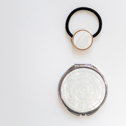 天然貝殼緊湊型鏡子和髮膠套（白色蕾絲）螺旋藝術[兼容禮品包裝] 第1張的照片