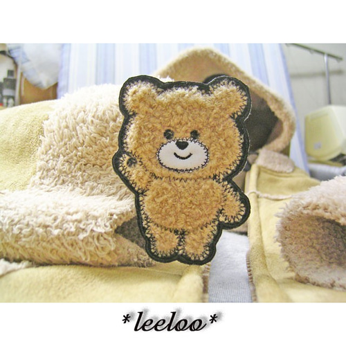 ☆立って手を振るくまさん☆アップリケ刺繍ワッペン☆茶8.5-1枚 雑貨