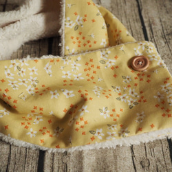 手作保暖圍巾頸巾 清雅粉黃小白花 可客製訂做嬰兒小孩成人尺寸 第1張的照片