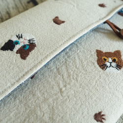 イギリス製のかわいい猫刺繍ラップトップバッグ Switch iPad MacBook 保護ケース 収納バッグ 6枚目の画像