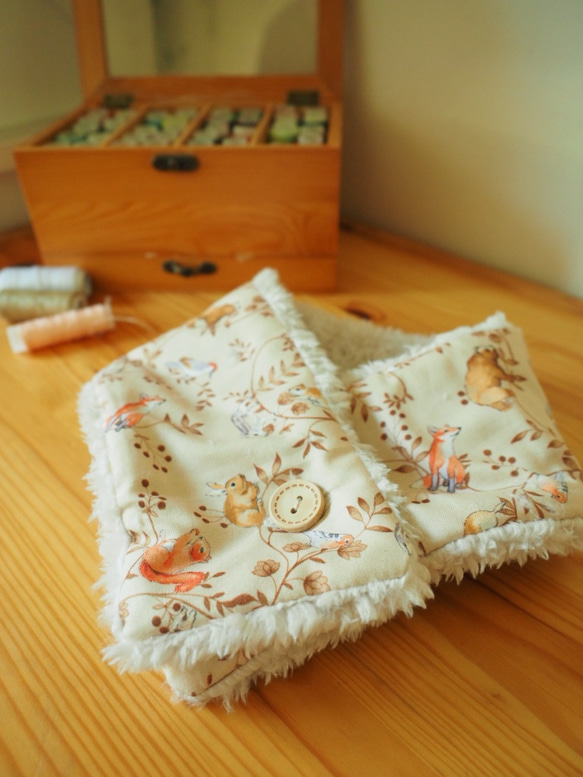 彌月禮盒 手作韓國布料 原野動物圖案 嬰兒小孩保暖圍巾 第2張的照片