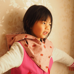 手作粉紅小熊圖案 保暖圍巾連帽子 可做嬰兒小孩成人尺寸 第2張的照片