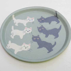 練込6寸ドラム皿/白猫と黒猫 2枚目の画像