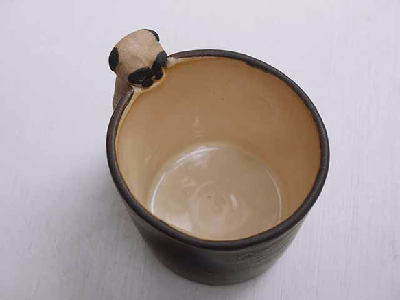 のぞきマグ茶色/茶パグ 3枚目の画像