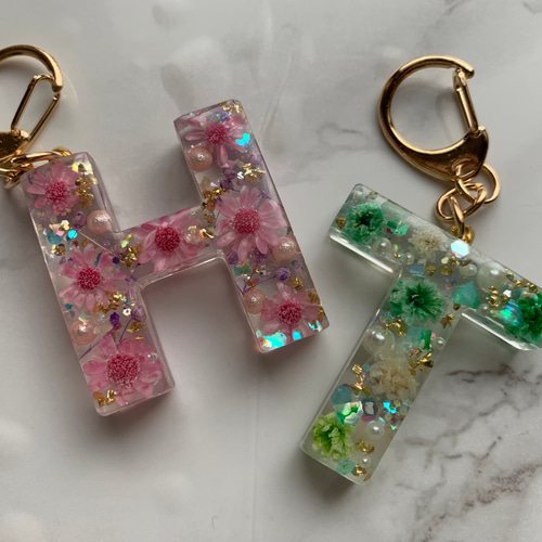 オーダー受付 イニシャル レジン キーホルダー その他雑貨 COSMIC 
