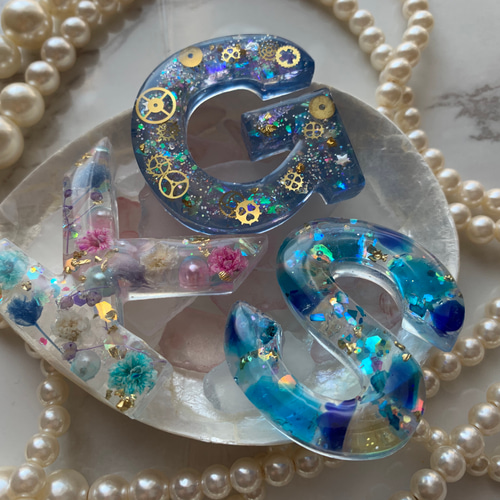 オーダー受付 イニシャル レジン キーホルダー その他雑貨 COSMIC 