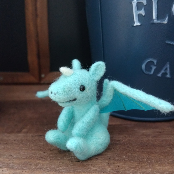 羊毛フェルト ベビードラゴン