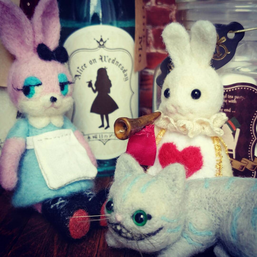 不思議の国のアリス 白うさぎ 羊毛フェルト 羊毛フェルト unico