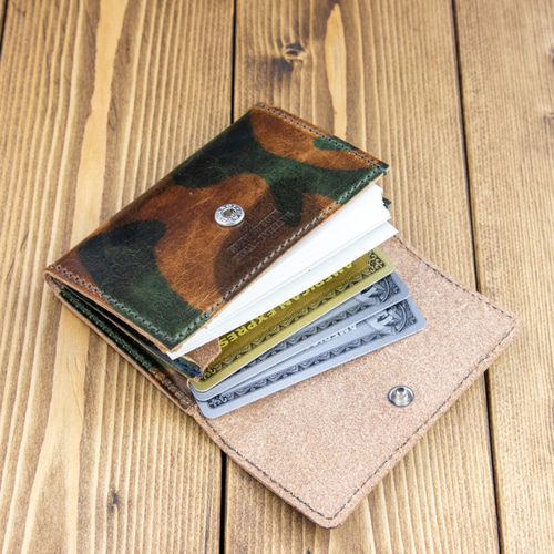 送料無料 高級 ヌメ革 イタリアンレザー 迷彩 カモフラージュ 柄 名刺