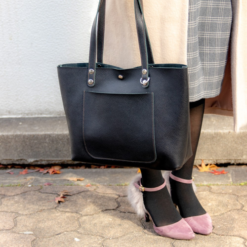 シンプルで使いやすい A4サイズが入る イタリアンレザートートバック