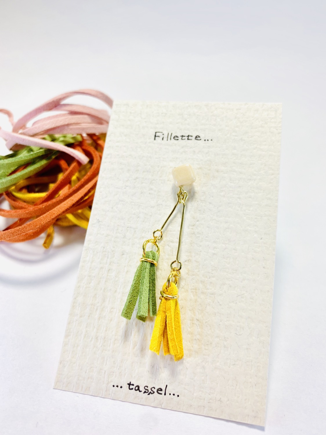 ミニタッセルピアス[黄×黄緑] ピアス（スタッド・一粒） midoriko 通販