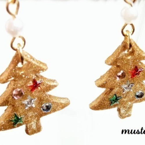 イヤリングツリー クリスマスツリーピアス／サージカルステンレス·イヤリング·樹脂ピアス