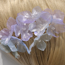 透明な花 紫陽花ヘアコーム purple×blue 5枚目の画像