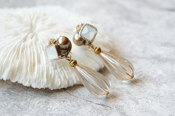 Minimily - 貴妃 - 水晶珍珠垂吊耳環 (醫療用不鏽鋼抗敏耳針 / 耳夾) 第4張的照片