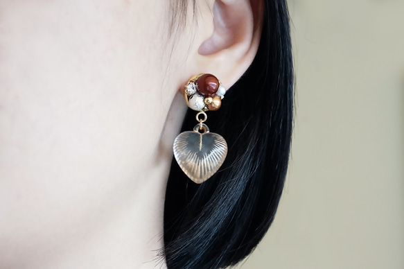 Minimily - 甜心 - 水晶復古珠耳環 (醫療用不鏽鋼抗敏耳針 / 耳夾) 第6張的照片