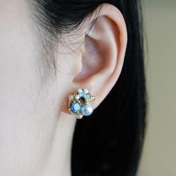 Minimily - 花簇 - 水晶珍珠圓環耳環 (醫療用不鏽鋼抗敏耳針 / 耳夾) 第9張的照片