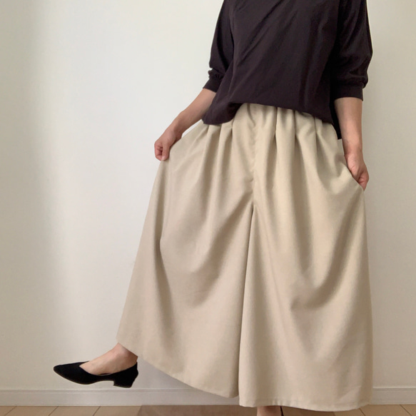 □再販トロストレッチロングワイドパンツ　ポケット付★ベージュ&黒　丈調節可能　シワになりにくい　動きやすい 3枚目の画像