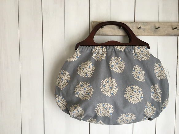 m様ご注文分】☆ウッドハンドル☆グラニーバック大 ブルーグレー花  