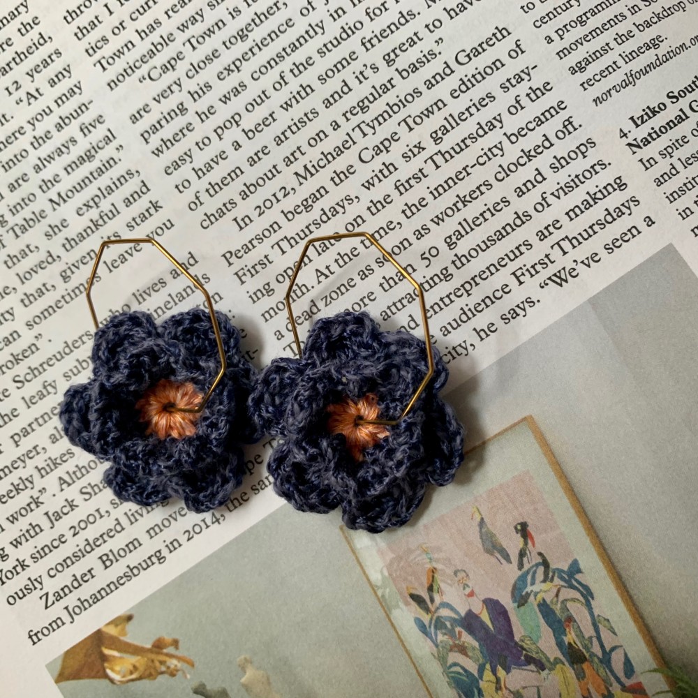 Crochet flower earrings -six petals flower in blue ピアス（フック