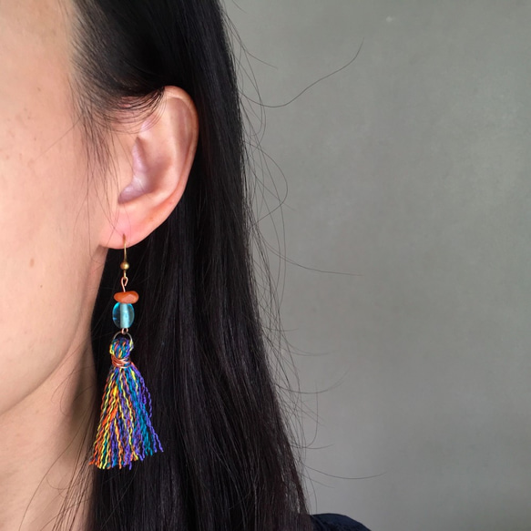 Handmade tassel earrings  |  Bohemia  |  Orange x blue 2枚目の画像