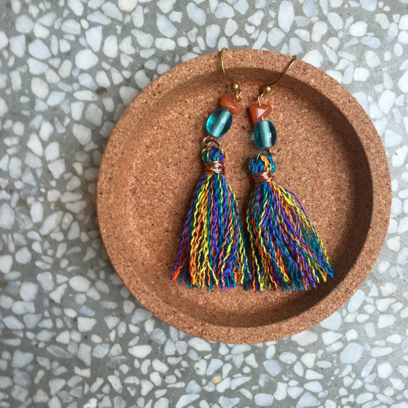 Handmade tassel earrings  |  Bohemia  |  Orange x blue 3枚目の画像