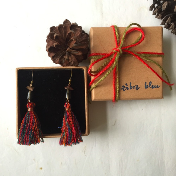 Handmade tassel earrings  |  Bohemia  |  Red 3枚目の画像