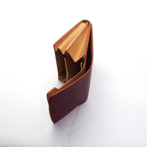 手染め / 総手縫いのハーフクラッチパース（ルージュ） 二つ折り財布