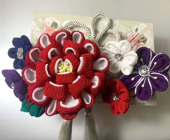 Y様オーダー　七五三髪飾り 七五三髪飾りのオーダーです♪ 鮮やかなオレンジ色の花柄のお